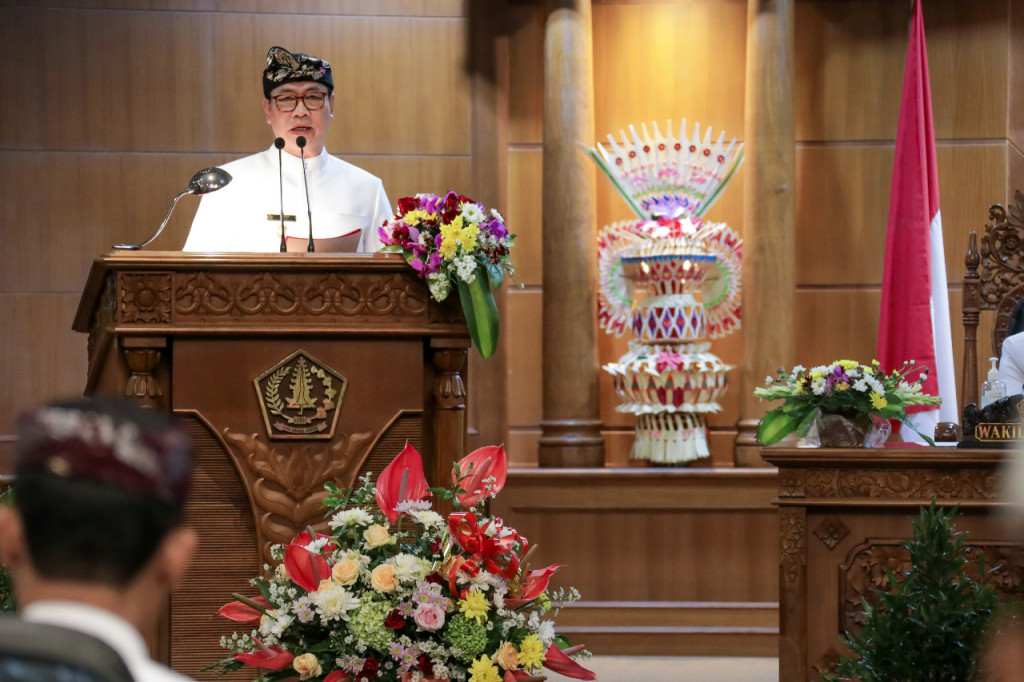 Sidang Paripurna Istimewa HUT Mangupura Ke-13